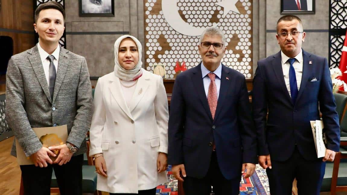 Niğde Valisi Sayın Cahit ÇELİK ’ten “Edikliyi Boyuyorum” kitabına destek